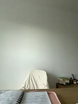 Snapshot of streetdoll chatting on October 31, 8:15 am streetdoll online show from October 31, 8:15 am