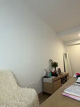 streetdoll online show from February 9, 8:07 am