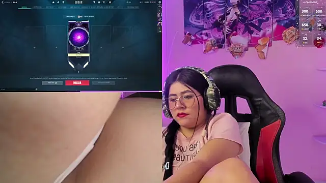 DanielaHang online show from October 21, 1:45 pm