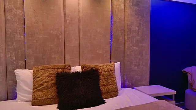 PaulinaDuarte online show from September 22, 11:23 am