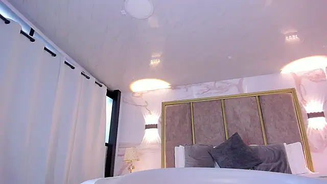 Snapshot of PaulinaDuarte chatting on May 8, 11:37 am PaulinaDuarte online show from May 8, 11:37 am