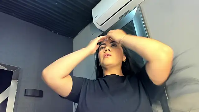 Snapshot of PaulinaDuarte chatting on May 25, 11:16 am PaulinaDuarte online show from May 25, 11:16 am
