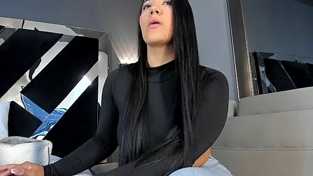 Snapshot of PaulinaDuarte chatting on May 28, 11:40 am PaulinaDuarte online show from May 28, 11:40 am