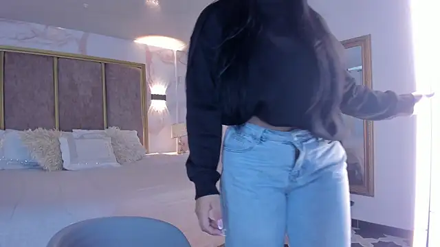 Snapshot of PaulinaDuarte chatting on June 6, 11:37 am PaulinaDuarte online show from June 6, 11:37 am