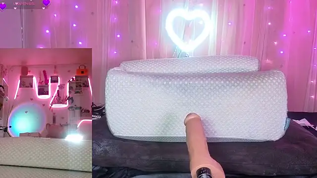 Snapshot of Grifa_Sensual chatting on March 6, 3:03 am Grifa Sensual online show from March 6, 3:03 am