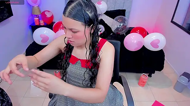 Snapshot of Lana_stone_ chatting on February 14, 3:43 am Lana stone online show from February 14, 3:43 am