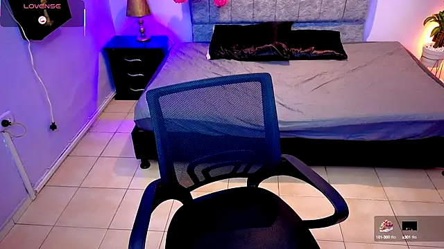 Snapshot of Lana_stone_ chatting on September 12, 3:28 am Lana stone online show from September 12, 3:28 am