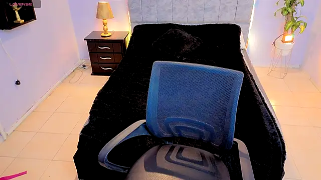 Snapshot of Lana_stone_ chatting on November 9, 3:27 am Lana stone online show from November 9, 3:27 am