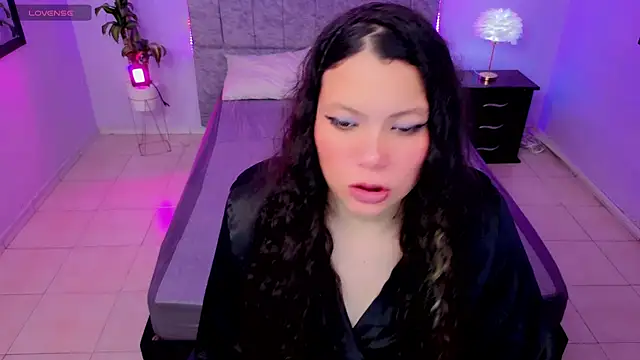 Snapshot of Lana_stone_ chatting on December 15, 4:06 am Lana stone online show from December 15, 4:06 am