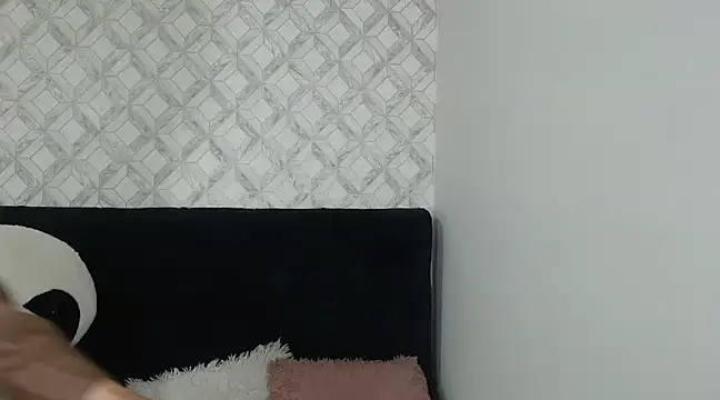 Snapshot of Emma-Wilson chatting on February 9, 4:46 am Emma-Wilson online show from February 9, 4:46 am