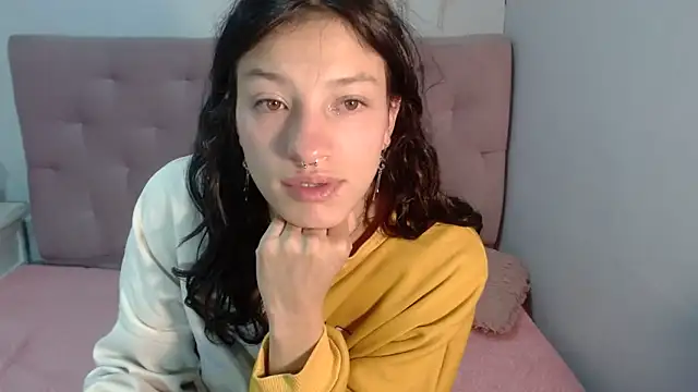 Snapshot of Emma-Wilson chatting on March 15, 3:06 pm Emma-Wilson online show from March 15, 3:06 pm