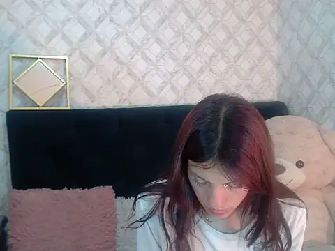 Snapshot of Emma-Wilson chatting on September 25, 5:22 am Emma-Wilson online show from September 25, 5:22 am