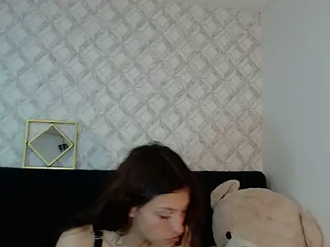 Snapshot of Emma-Wilson chatting on November 28, 4:59 am Emma-Wilson online show from November 28, 4:59 am