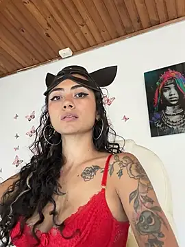 Snapshot of paula_brunette chatting on February 15, 3:20 am paula brunette online show from February 15, 3:20 am