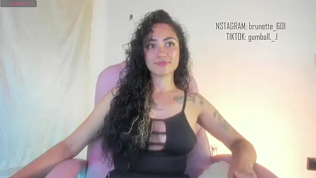 Snapshot of paula_brunette chatting on November 13, 12:20 am paula brunette online show from November 13, 12:20 am