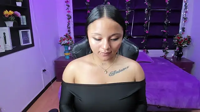 Snapshot of sweelanna__ chatting on February 5, 8:54 am sweelanna online show from February 5, 8:54 am