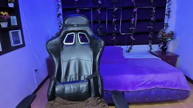 Snapshot of sweelanna__ chatting on March 11, 1:59 am sweelanna online show from March 11, 1:59 am