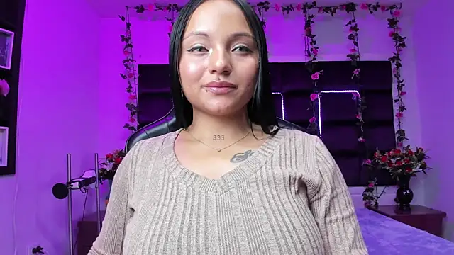 Snapshot of sweelanna__ chatting on October 3, 1:46 am sweelanna online show from October 3, 1:46 am