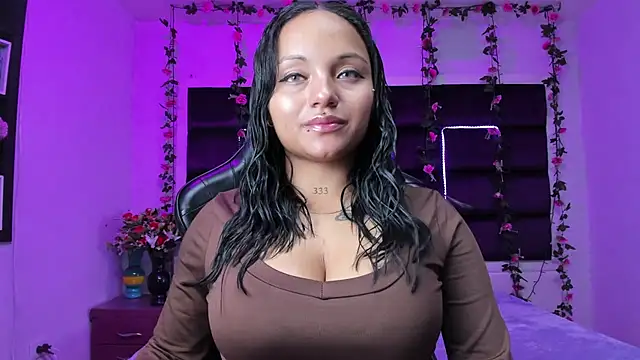 Snapshot of sweelanna__ chatting on November 16, 1:22 am sweelanna online show from November 16, 1:22 am