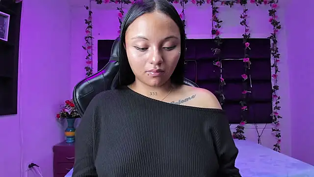 Snapshot of sweelanna__ chatting on November 28, 1:41 am sweelanna online show from November 28, 1:41 am