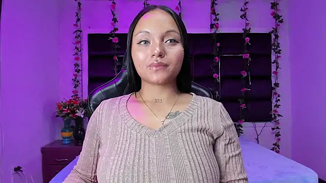 Snapshot of sweelanna__ chatting on December 2, 1:44 am sweelanna online show from December 2, 1:44 am