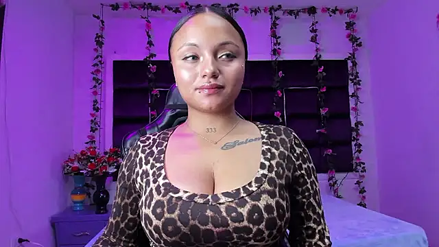 sweelanna   online show from January 10, 2:13 am