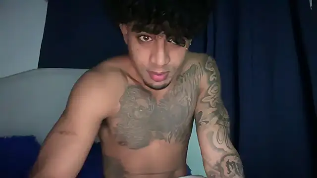 Snapshot of dominic_brandd23 chatting on June 14, 11:29 pm dominic brandd23 online show from June 14, 11:29 pm