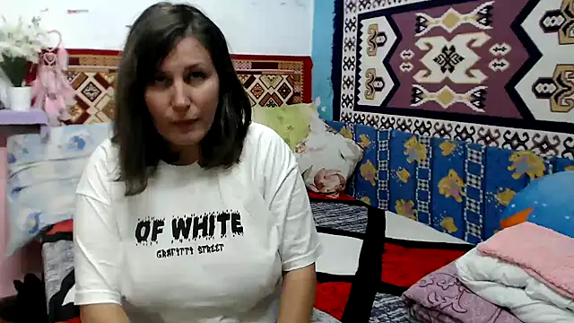 AdelineBlueEyes online show from October 19, 9:32 am