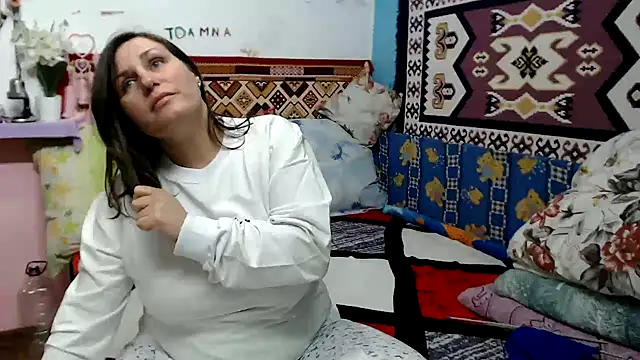 AdelineBlueEyes online show from November 14, 11:20 am