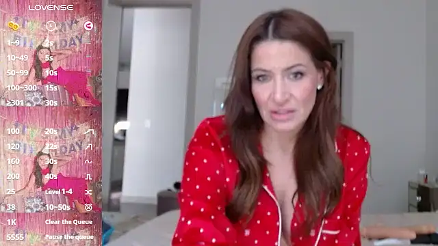 Snapshot of Noellesmfc chatting on January 25, 9:35 pm Noellesmfc online show from January 25, 9:35 pm