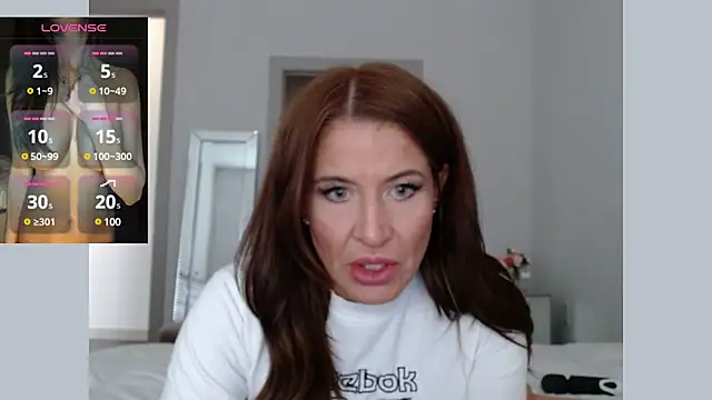 Snapshot of Noellesmfc chatting on February 15, 6:33 pm Noellesmfc online show from February 15, 6:33 pm