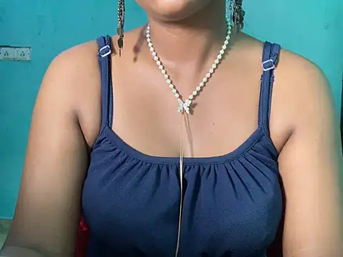 Snapshot of Sexy_trisha__7 chatting on July 6, 9:28 am Sexy trisha 7 online show from July 6, 9:28 am