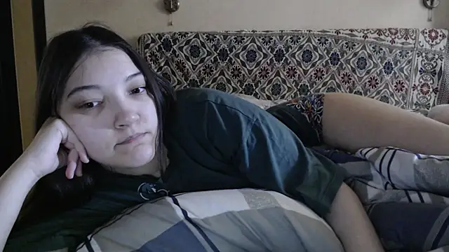 Snapshot of AlisaDevis chatting on December 31, 12:04 pm AlisaDevis online show from December 31, 12:04 pm