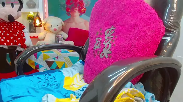 Snapshot of lorenapinto chatting on March 13, 12:27 am lorenapinto online show from March 13, 12:27 am