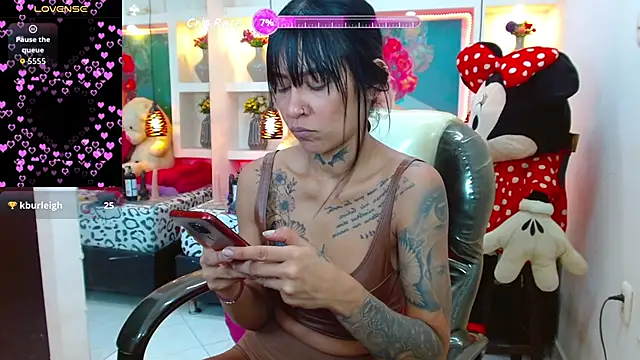 Snapshot of lorenapinto chatting on September 18, 1:40 am lorenapinto online show from September 18, 1:40 am