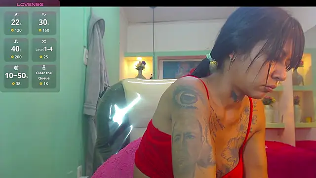 lorenapinto online show from May 23, 3:45 am