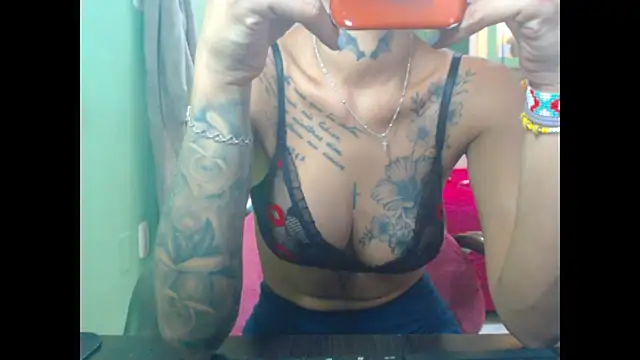 lorenapinto online show from July 24, 10:52 pm