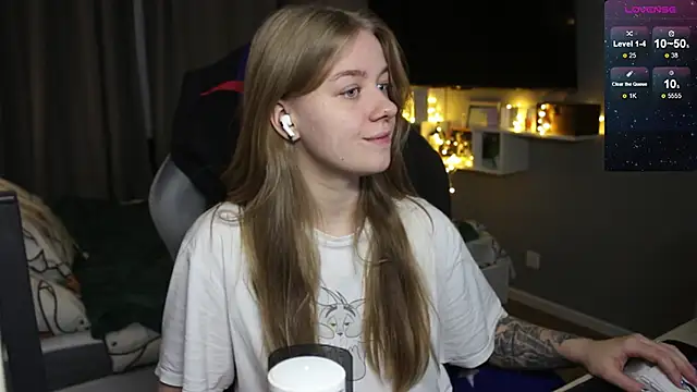 Snapshot of candy_maggie chatting on December 26, 5:19 pm candy maggie online show from December 26, 5:19 pm