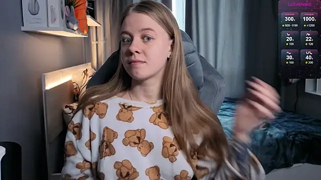 Snapshot of candy_maggie chatting on March 20, 12:32 pm candy maggie online show from March 20, 12:32 pm