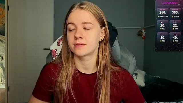 Snapshot of candy_maggie chatting on September 23, 8:28 am candy maggie online show from September 23, 8:28 am