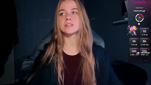 Snapshot of candy_maggie chatting on November 1, 6:54 pm candy maggie online show from November 1, 6:54 pm