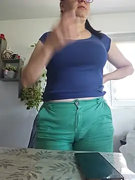 Snapshot of KristenVega chatting on July 29, 9:18 am KristenVega online show from July 29, 9:18 am