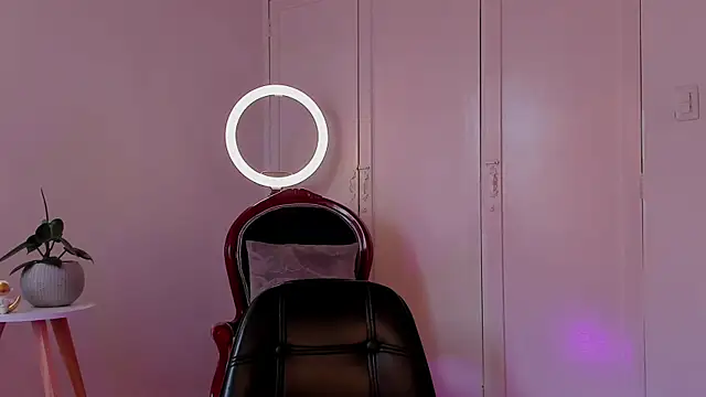 cuddlingbunny online show from December 12, 7:59 pm