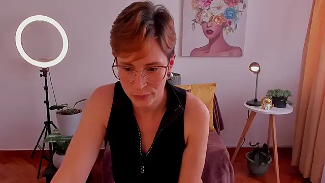 cuddlingbunny online show from February 28, 9:23 pm