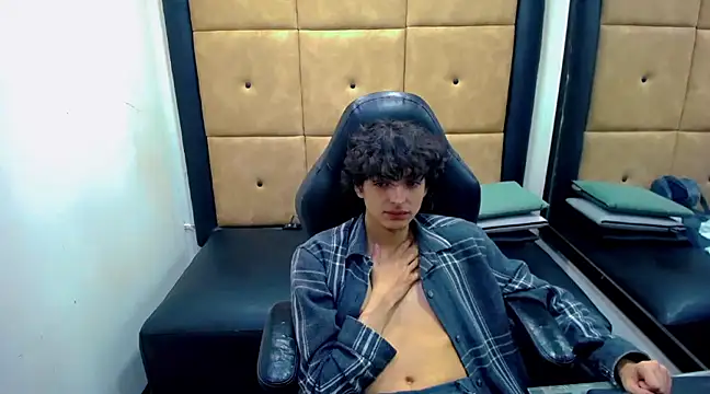 Sr BonnyEthan online show from December 13, 1:33 pm