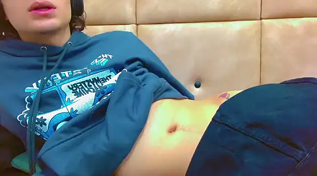 Sr BonnyEthan online show from December 28, 4:52 pm