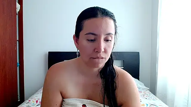 emely sexx20 online show from October 2, 2:57 pm