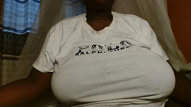 Snapshot of titi_fiesta chatting on February 8, 4:05 am titi fiesta online show from February 8, 4:05 am