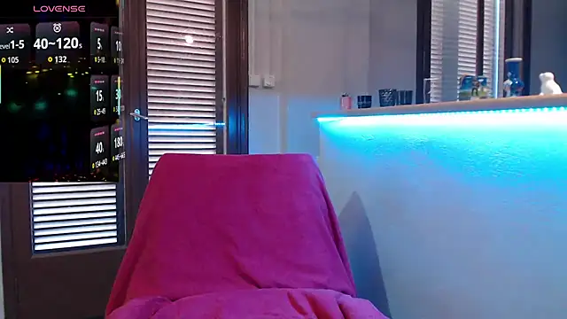 JennaDeluxe online show from April 30, 6:53 am