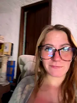 Snapshot of selenaluvv chatting on November 26, 4:08 pm selenaluvv online show from November 26, 4:08 pm